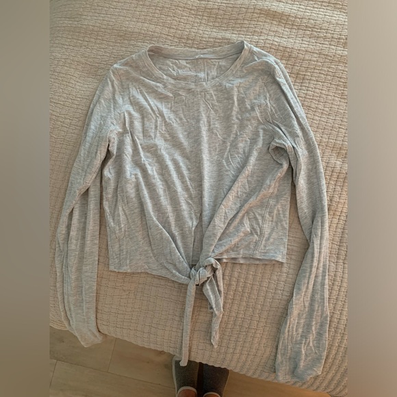 Lululemon Workout Long Sleeve - Picture 1 of 3